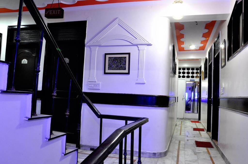 Hotel Peace Point - 1 Min Walking Distance From Station New Delhi Rom bilde