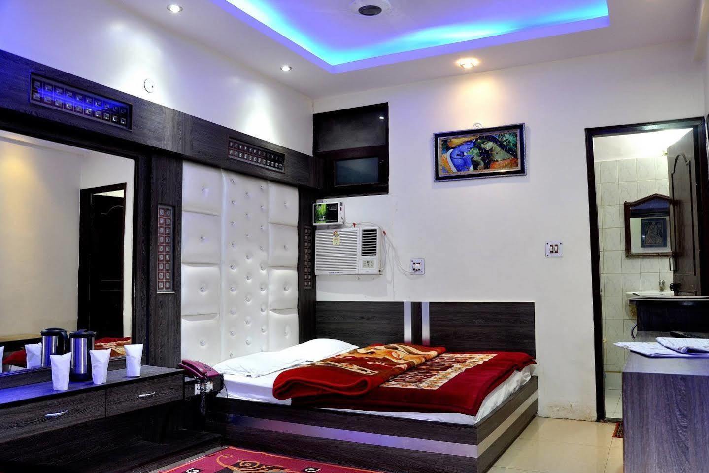 Hotel Peace Point - 1 Min Walking Distance From Station New Delhi Eksteriør bilde